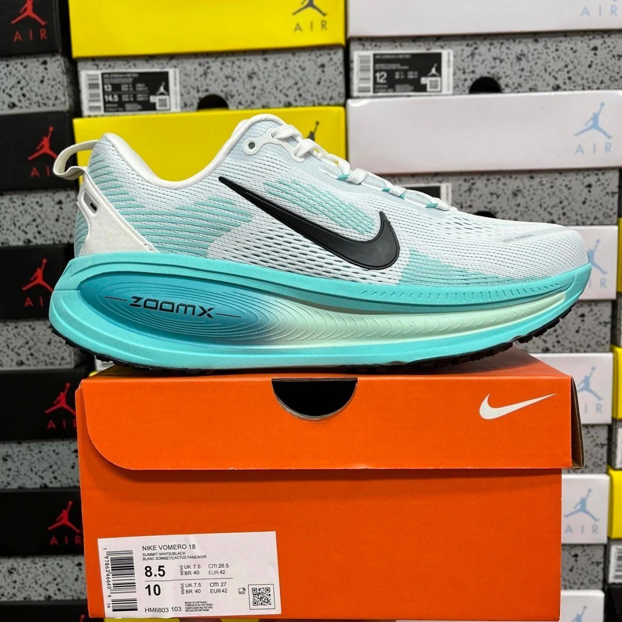 Nike Air Zoom Vomero 18 Running Shoes
